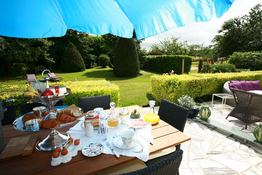 Bed and Breakfast Le Domaine Du Lieu Athan ,Reserve Aux Adultes Saint-Gatien-des-Bois Екстер'єр фото